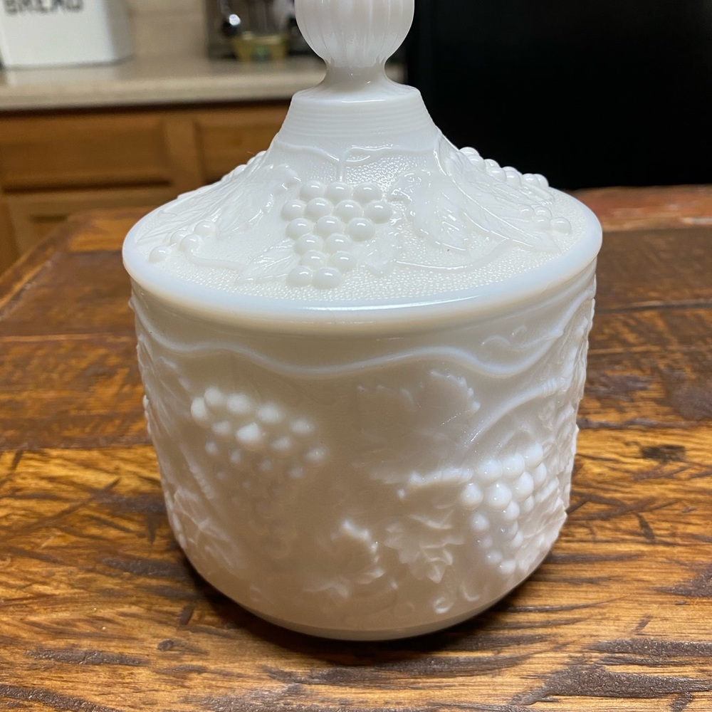 Milk Glass Collection Imperial 1950’s Covered Compote White Dish - Picture 5 of 10